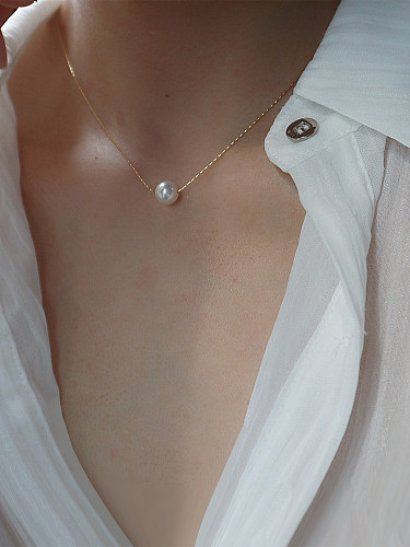 Elegante collar con colgante de perlas de acero inoxidable