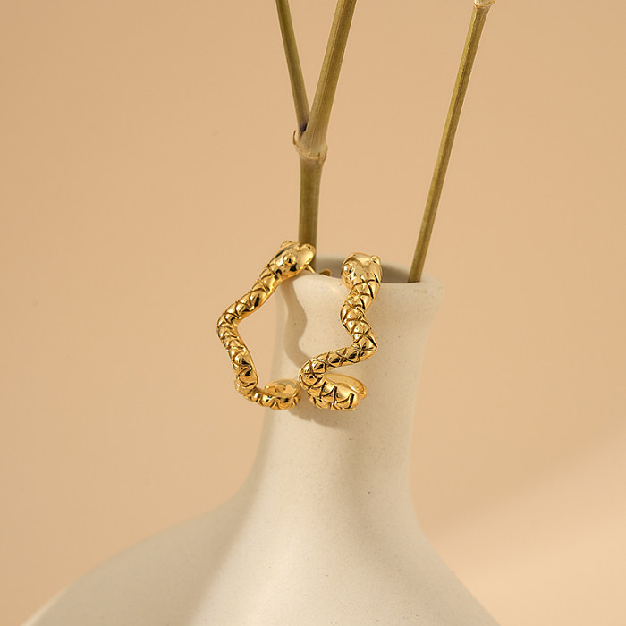 1 par de brincos de orelha banhados a ouro de aço inoxidável estilo clássico