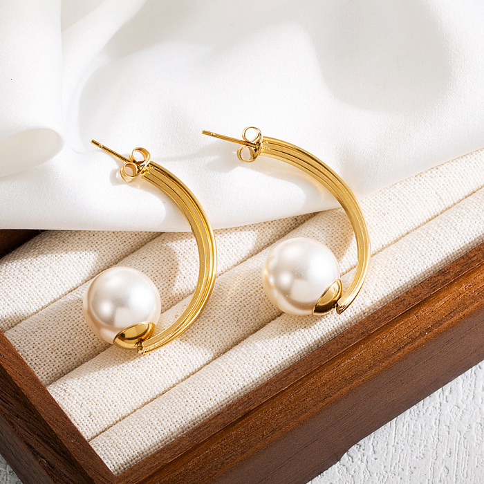 1 paire de clous d'oreilles plaqués or 18 carats, élégants et artistiques en forme de C, incrustation de perles artificielles en acier inoxydable