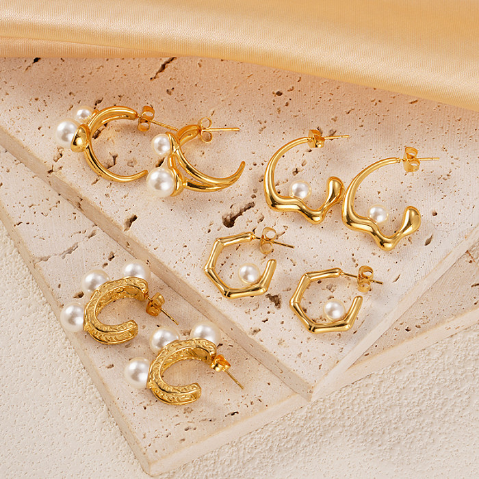 1 Paar Urlaubs-Ohrstecker im schlichten Stil mit C-förmigem Überzug, Inlay aus Edelstahl, künstlichen Perlen und vergoldeten Ohrsteckern