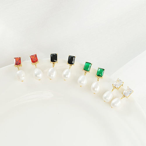 1 Paar schlichte, quadratische, plattierte Inlay-Ohrringe aus Edelstahl mit Perle und Zirkon, 14 Karat vergoldet