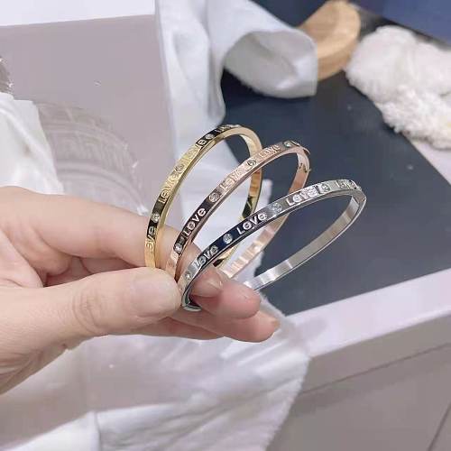 Estilo simples estilo clássico oval titânio chapeamento de aço pulseira de zircão