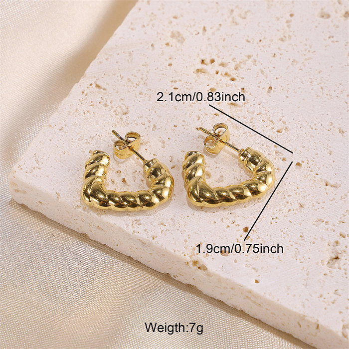 1 par de brincos elegantes estilo clássico em forma de coração banhados a ouro 18K em aço inoxidável