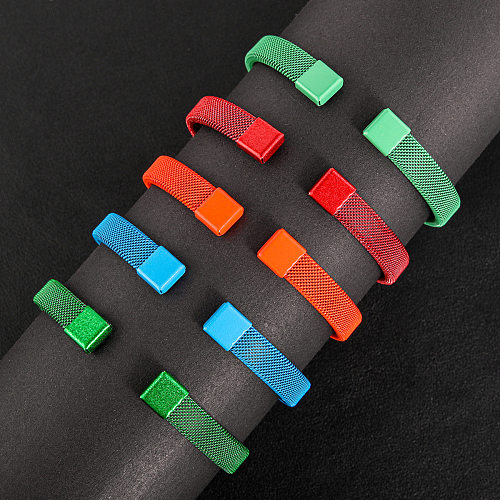 Bracelet de vernis au four en acier inoxydable de couleur unie de style simple
