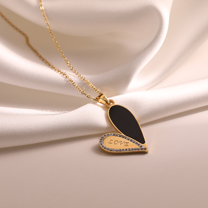 Collier pendentif plaqué or 18 carats avec incrustation de placage en acier inoxydable en forme de cœur de style simple
