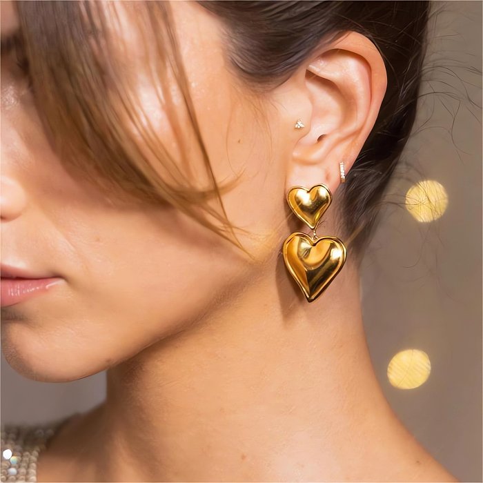 1 paire de boucles d'oreilles pendantes en acier inoxydable plaqué or 18 carats, style classique, en forme de cœur, polissage époxy
