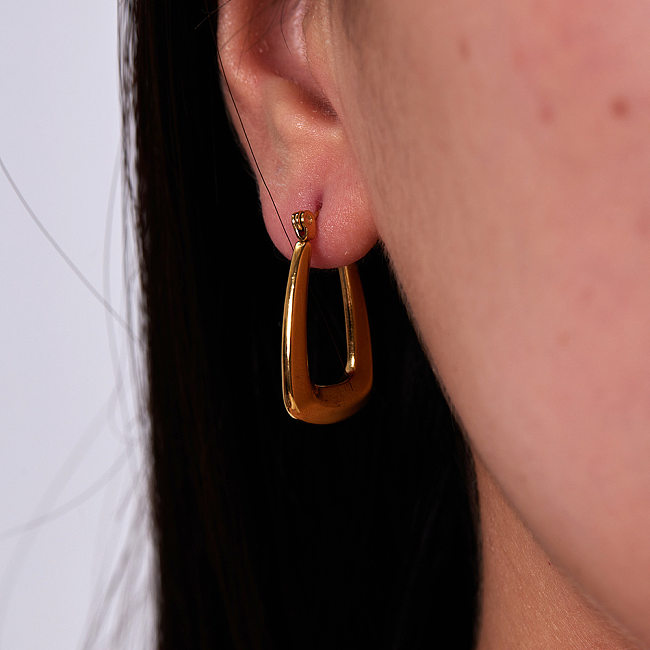 1 paire de boucles d'oreilles élégantes en forme de U de style classique en acier inoxydable plaqué or 18 carats
