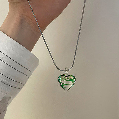 Colar de polimento de aço inoxidável de vidro em forma de coração de estilo moderno