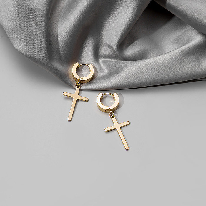 1 paire de boucles d'oreilles pendantes en acier inoxydable plaqué croix à la mode