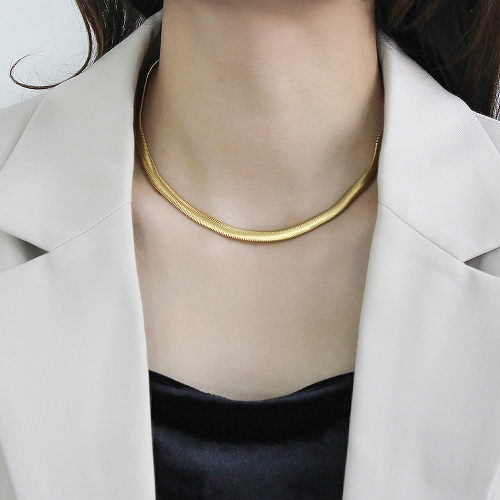 Schlichter Stil, einfarbige Halskette aus Edelstahl mit Edelstahlbeschichtung und vergoldet