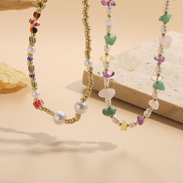 Elegante, luxuriöse, klassische, unregelmäßige, bunte Imitationsperlen-Naturstein-Halskette mit Edelstahlbeschichtung und 14-Karat-Vergoldung