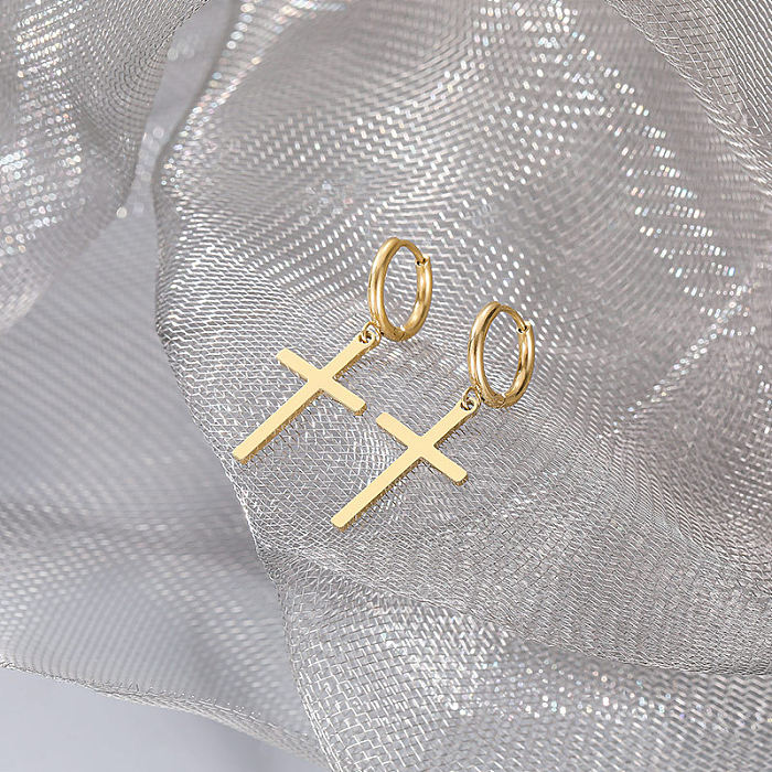 1 paire de boucles d'oreilles pendantes plaquées en acier inoxydable avec croix hip-hop