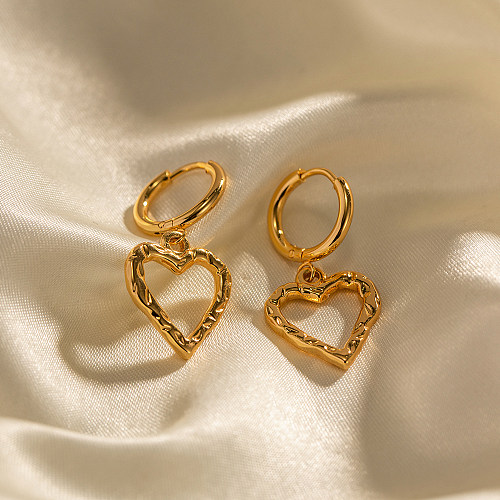 1 paire de boucles d'oreilles pendantes plaquées or 18 carats en forme de cœur de style moderne