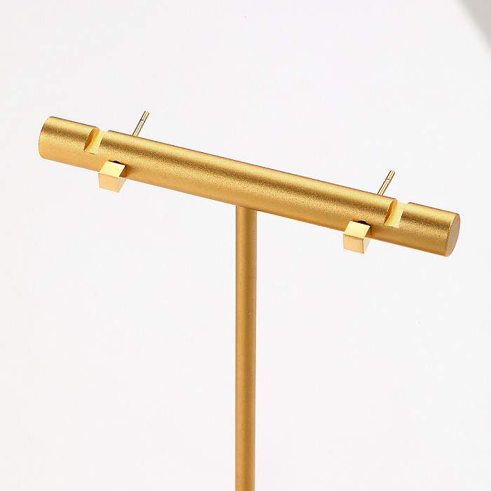 زوج واحد من أقراط الأذن المربعة ذات التصميم البسيط المصنوعة من الفولاذ المقاوم للصدأ المطلية بالذهب عيار 1 قيراط