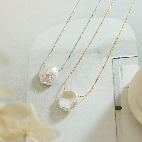 Collier pendentif plaqué or 18 carats avec perle d'imitation ovale de style féerique