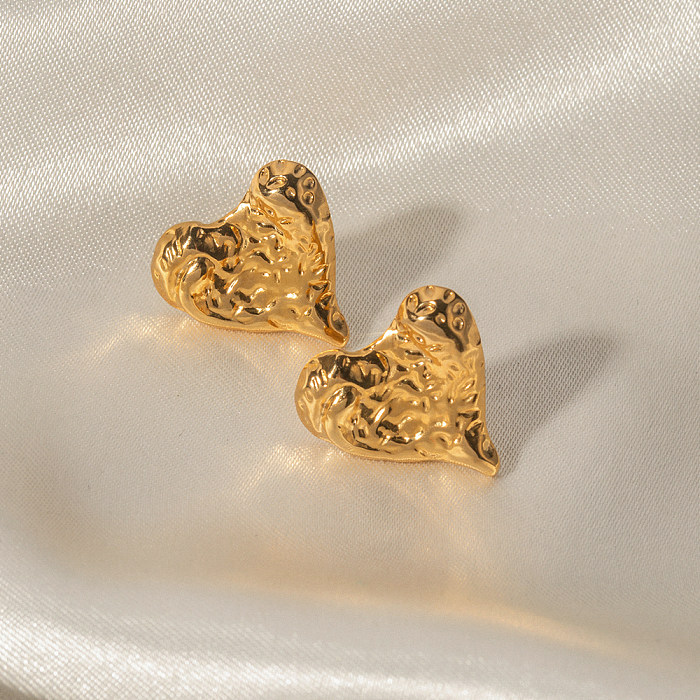 1 Paar Ohrstecker im Vintage-Stil in Herzform mit Edelstahlbeschichtung und 18-Karat-Vergoldung