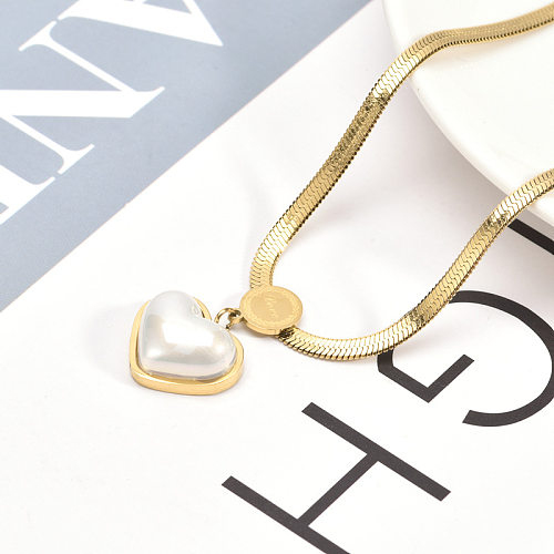 Halskette mit Anhänger in Herzform im IG-Stil mit Edelstahlbeschichtung und Inlay aus künstlichen Perlen
