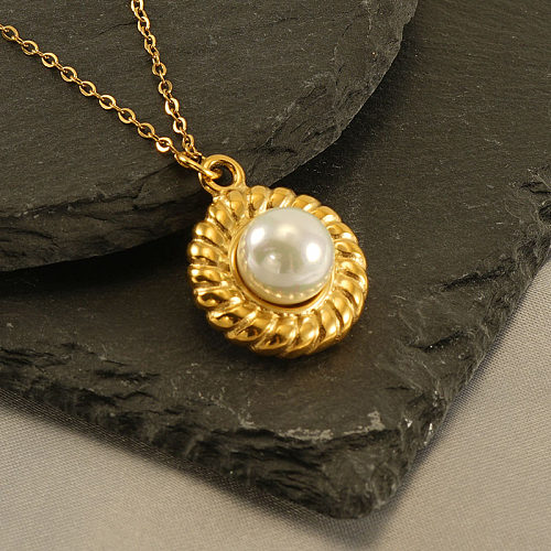 Elegant Round Stainless Steel  Plating Inlay Pearl 18K Gold Plated Pendant Necklace