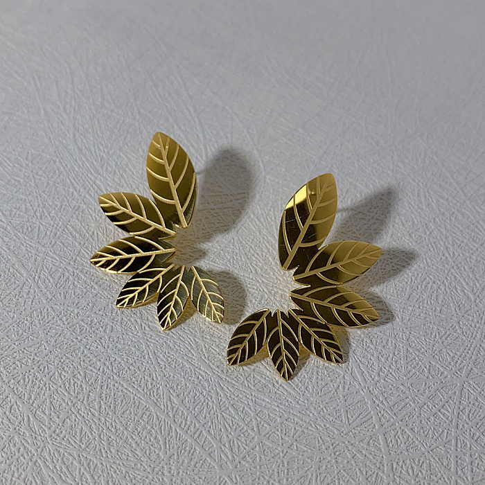 1 paire de clous d'oreilles en acier inoxydable plaqué or 18 carats, style doux et Simple, feuilles et fleurs