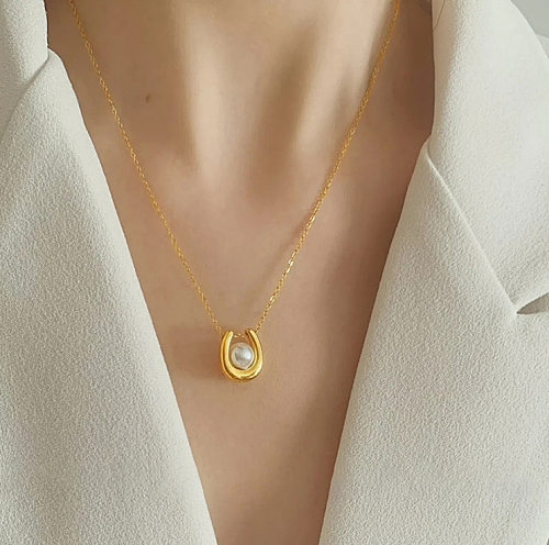Fashion Geometric Stainless Steel Gold Plated Shell Pendant Necklace