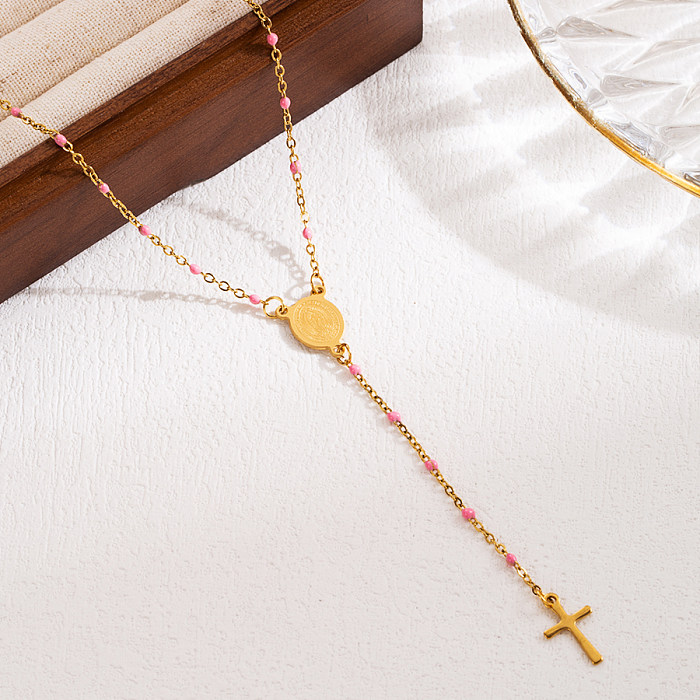 Elegante Halskette mit klassischem Kreuz der Jungfrau Maria und Priester aus Edelstahl mit Perlenbeschichtung und 18-Karat-Vergoldung