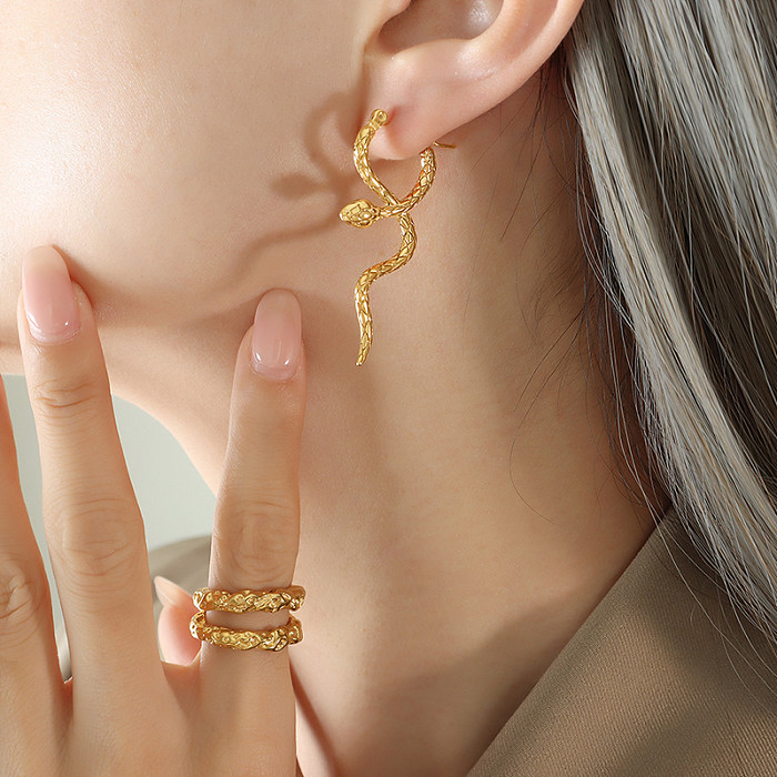 1 Paar Schlangen-Ohrringe im INS-Stil mit Edelstahlbeschichtung und 18-Karat-Vergoldung