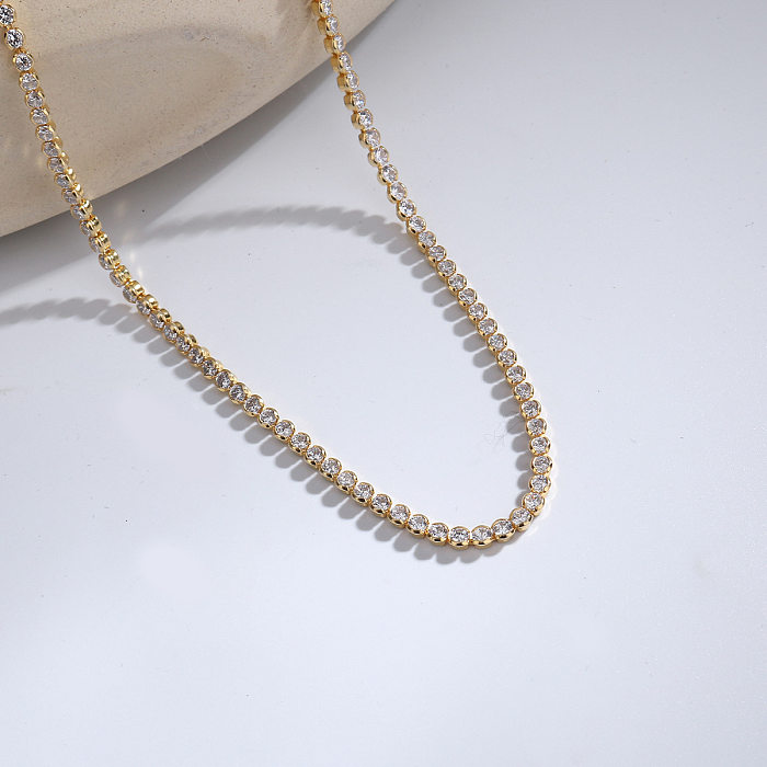 Luxuriöse Halskette mit mehrfarbigem Zirkon-Inlay aus Edelstahl