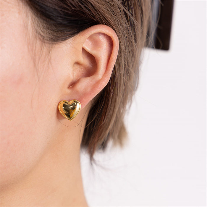 1 par de brincos de orelha banhados a ouro 18K em formato de coração estilo vintage
