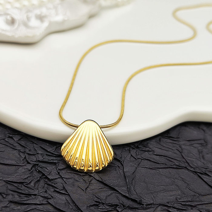 Collier pendentif plaqué or 18 carats en acier inoxydable avec coquille de style simple