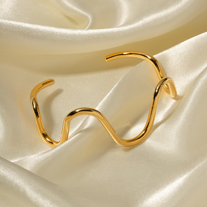 IG Style Lines Stainless Steel Plating 18K Gold Plated Bangle