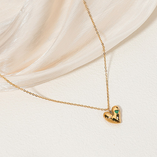 Collar con colgante chapado en oro con incrustaciones de acero inoxidable con forma de corazón de estilo Simple IG