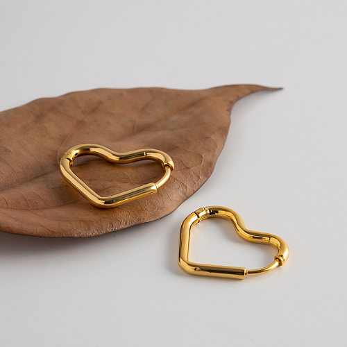 1 par estilo IG estilo simples formato de coração chapeado brincos banhados a ouro 18K de aço inoxidável