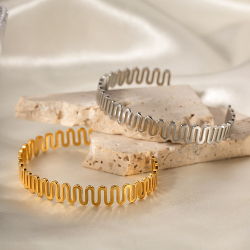 Bracelets de manchette plaqués or 18K de placage d'acier inoxydable de vagues de style simple de style INS