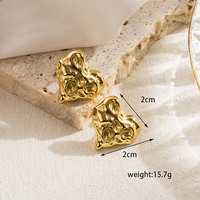 زوج واحد من أقراط أذن غير رسمية على شكل قلب مطلية بالذهب عيار 1 قيراط من الفولاذ المقاوم للصدأ