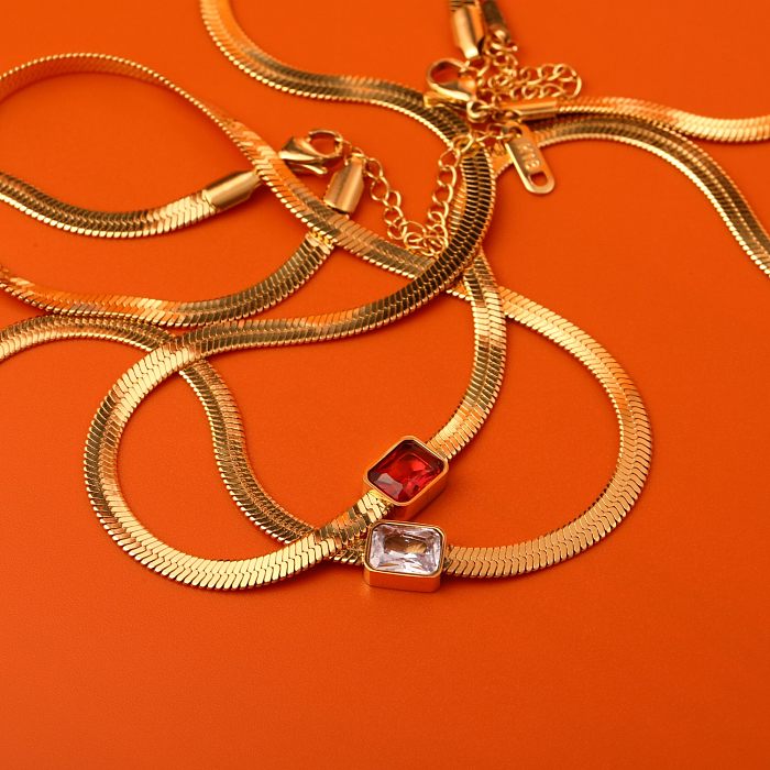 Collier plaqué or 18 carats avec incrustation de placage en acier inoxydable de couleur unie de style classique de style simple