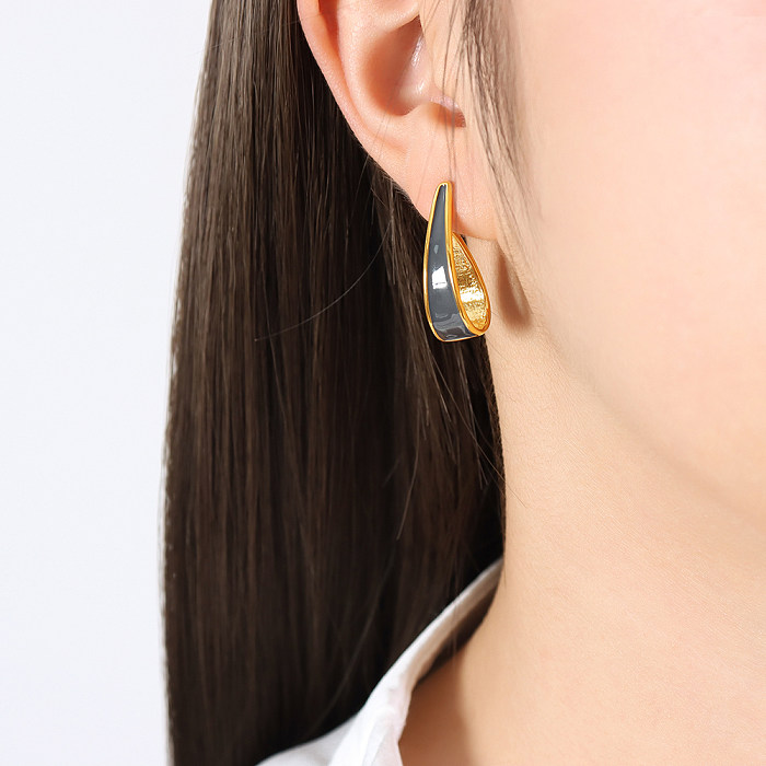1 paire de boucles d'oreilles en acier inoxydable plaqué or 18 carats en forme de U de style classique