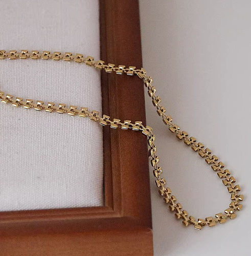Collar chapado en oro de 18 quilates con revestimiento de acero inoxidable de grano simple y elegante