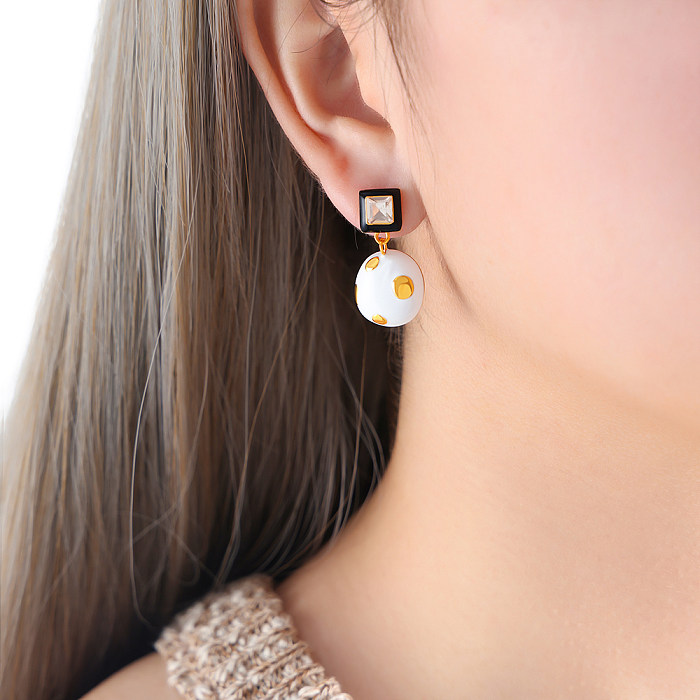 1 Paar lässige, schlichte, runde, quadratische, gepunktete, emaillierte Inlay-Ohrringe aus Edelstahl mit Zirkon und 18 Karat vergoldetem Ohrhänger