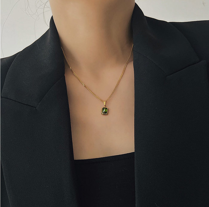 Wholesale Retro Emerald Necklace Color Treasure Pendant Gilded Titanium Stee Necklace