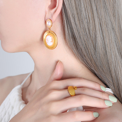 Boucles d'oreilles pendantes en acier inoxydable, 1 paire, Style français, incrustation de placage de Portrait, perles artificielles, résine plaquée or 18 carats