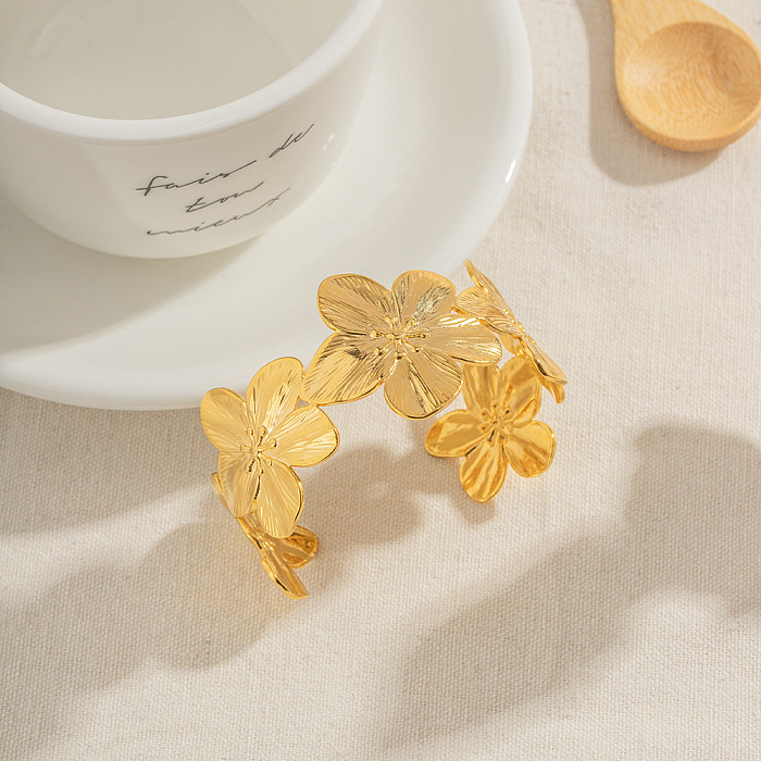 Simple Style Flower Stainless Steel Plating 18K Gold Plated Bangle