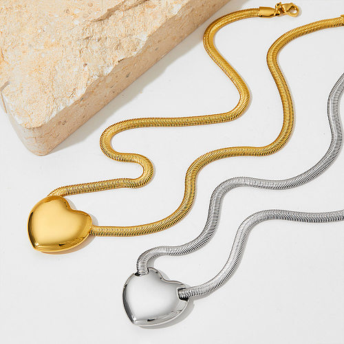 Collier pendentif plaqué or en acier inoxydable en forme de cœur de style simple en vrac