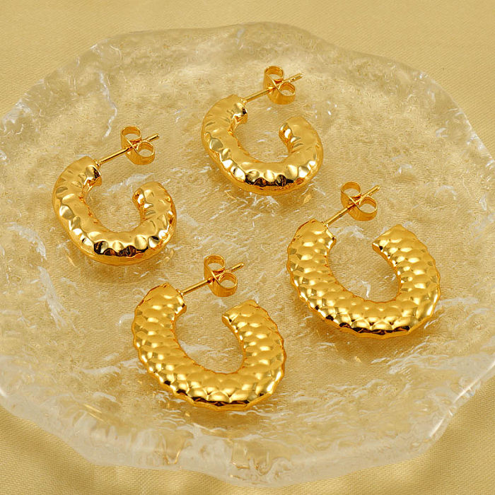 1 par de pendientes elegantes chapados en oro de acero inoxidable chapado en oro de 18 quilates con gotas de agua elegantes
