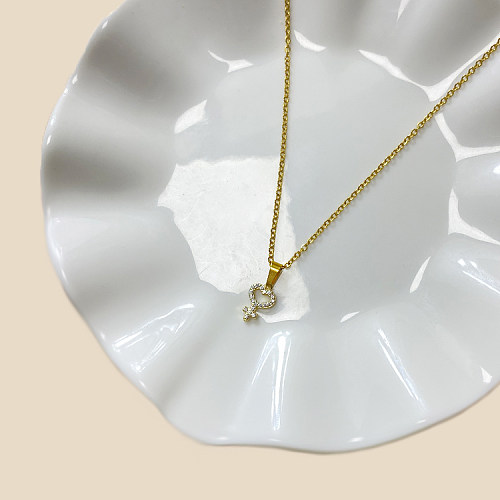Casual elegante formato de coração chapeamento de aço inoxidável inlay zircão branco banhado a ouro pingente colar