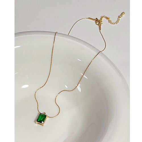 Elegante Halskette mit Anhänger im koreanischen Streetwear-Stil, quadratisch, Edelstahl-Beschichtung, Inlay-Zirkon, 18 Karat vergoldet