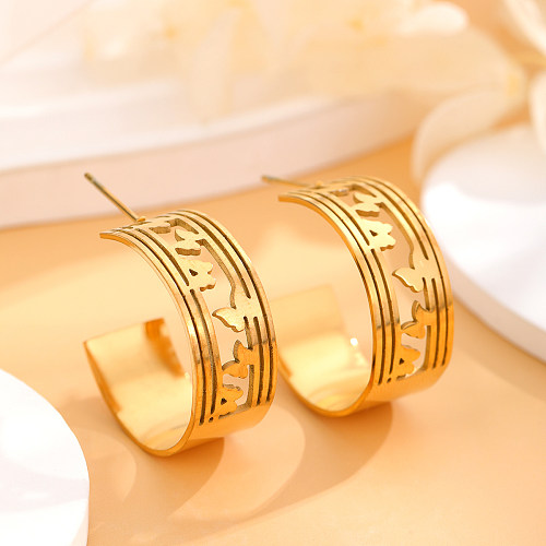زوج واحد من أقراط الأذن الأساسية البسيطة ذات الطراز الكلاسيكي المطلية على شكل C من الفولاذ المقاوم للصدأ ومطلية بالذهب عيار 1 قيراط