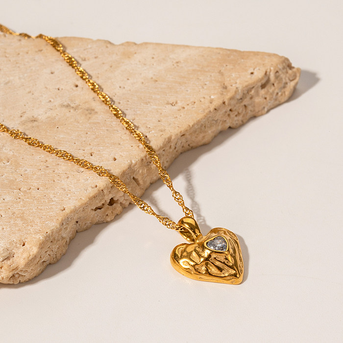 Estilo simples formato de coração chapeamento de aço inoxidável zircão colar pingente banhado a ouro 18K