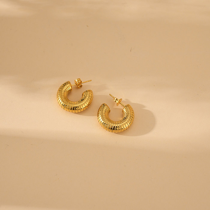 1 par de pendientes chapados en oro de acero inoxidable pulido en forma de C estilo moderno Glam estilo Simple
