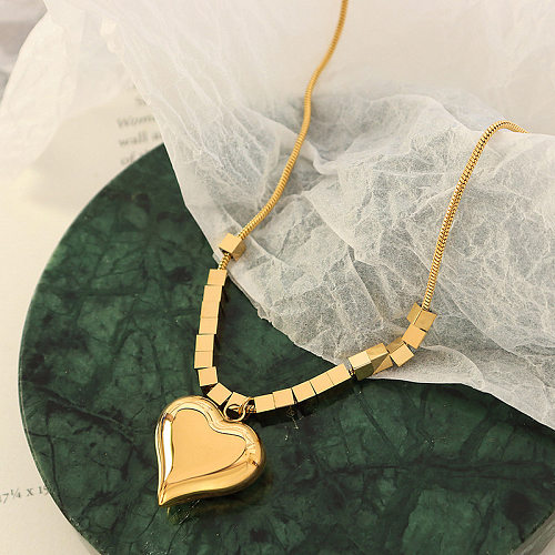 Fashion Minority Simple Heart-shaped Square Necklace Titanium Steel