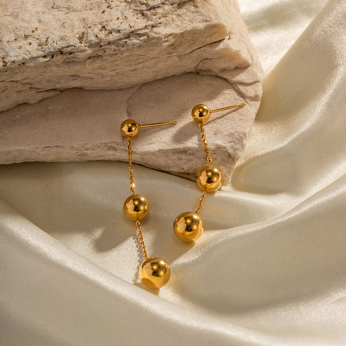 1 par de brincos pendentes banhados a ouro 18K com bola elegante de aço inoxidável